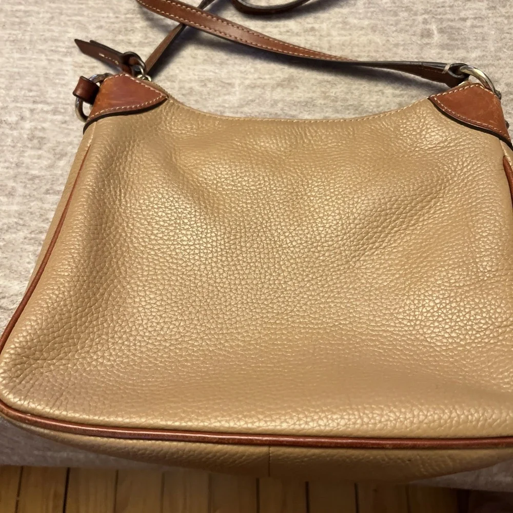 Dooney & Bourke Pebble Grain Kimberly Crossbody Bag Tan & Brown Trim